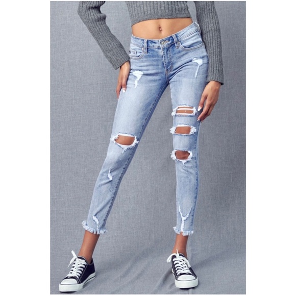 Kan Can Light Wash Frayed Hem Skinny Denim Jeans - Picture 2 of 8